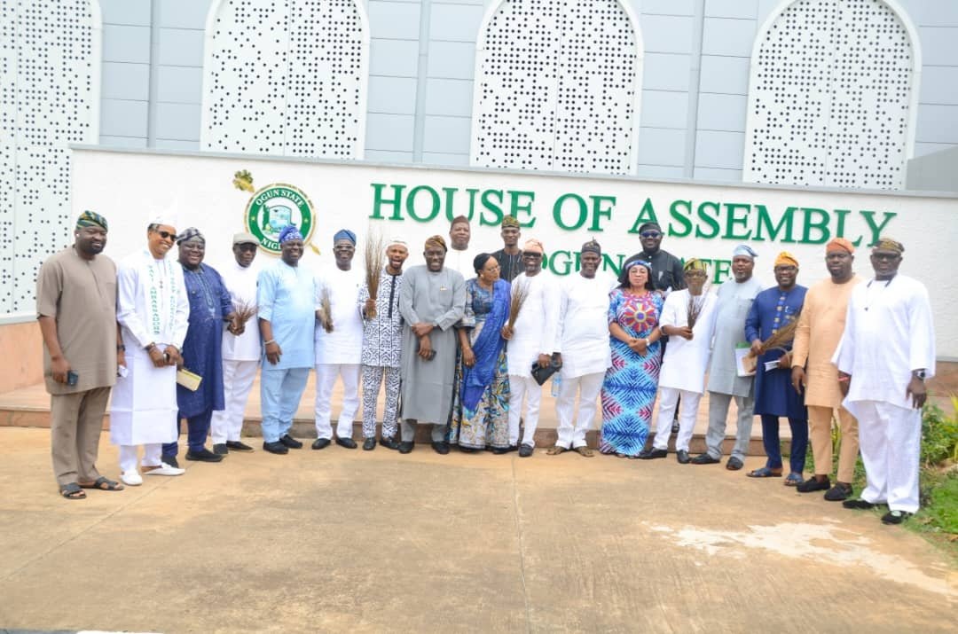 OGUN ASSEMBLY MINORITY LEADER, OTHERS JOIN APC, AS OGHA ACKNOWLEDGES GOV. ABIODUN'S NOMINEES FOR OGSIEC